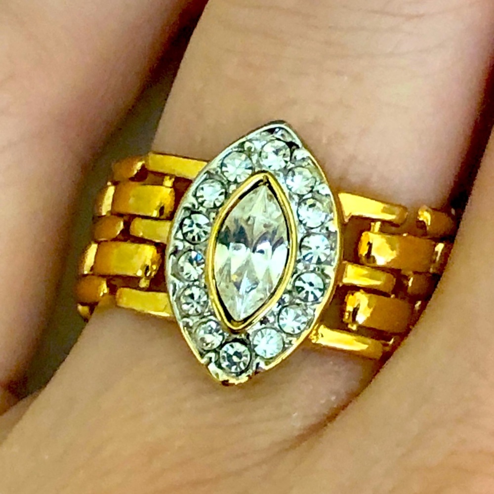 ⭐️18kt Gold Plated Link Ring Swarovski Crystal⭐️